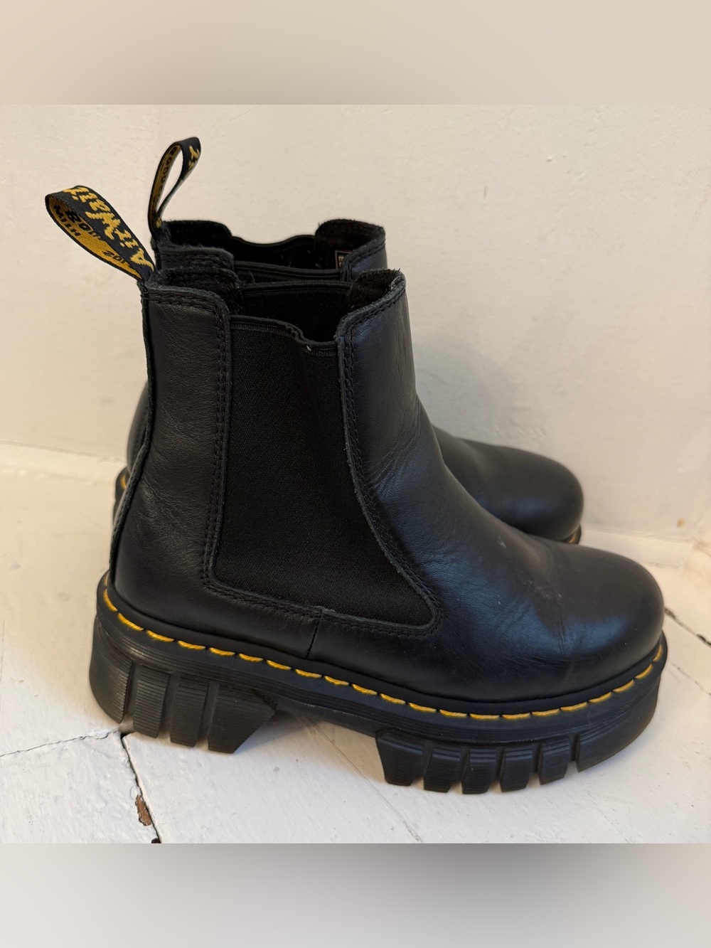 DR. MARTENS Women’s Audrick Black Nappa Leather Platform Chelsea Boots 7